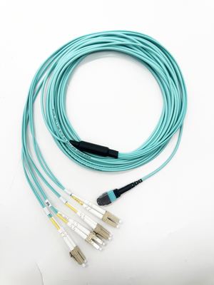 8 núcleo OM3 MTP® a LC Fibra óptica del tronco del cable femenino Plenum Cord de parche 5m para el centro de datos de alta densidad
